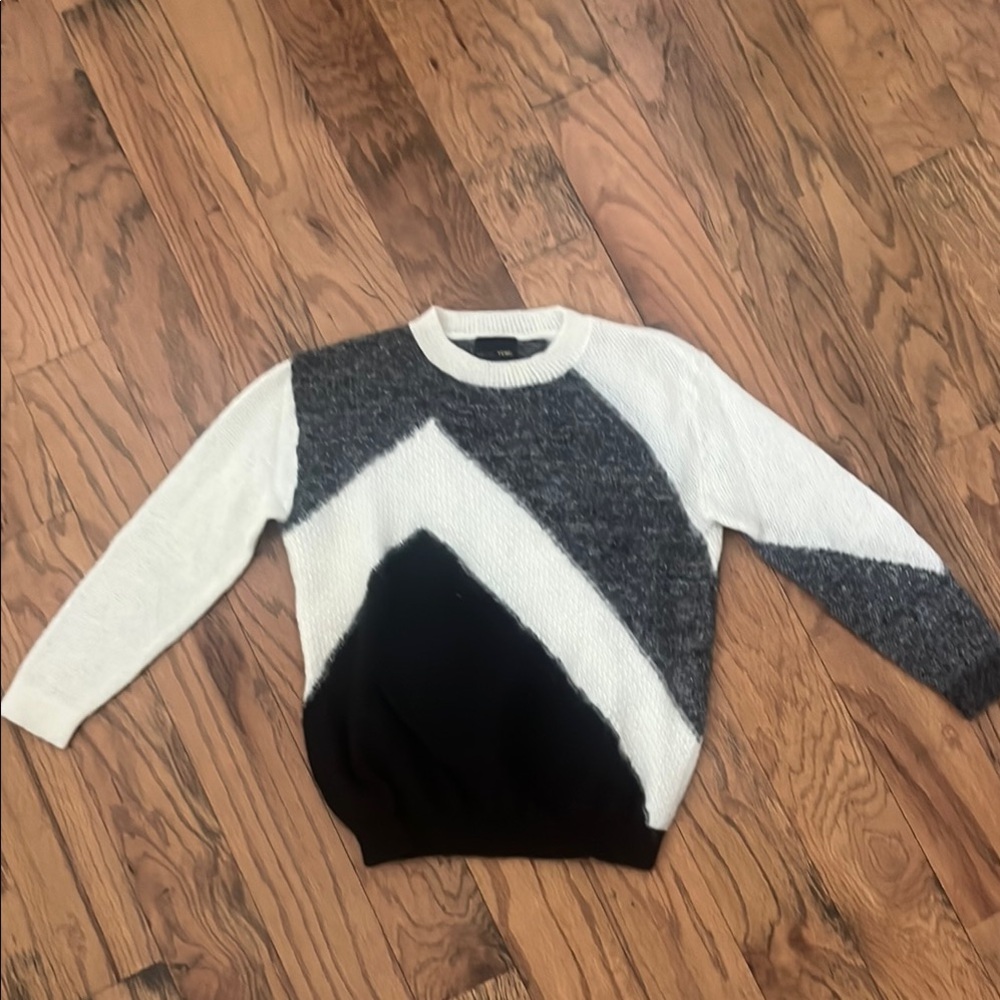 Fendi Monochrome Knit wool sweater